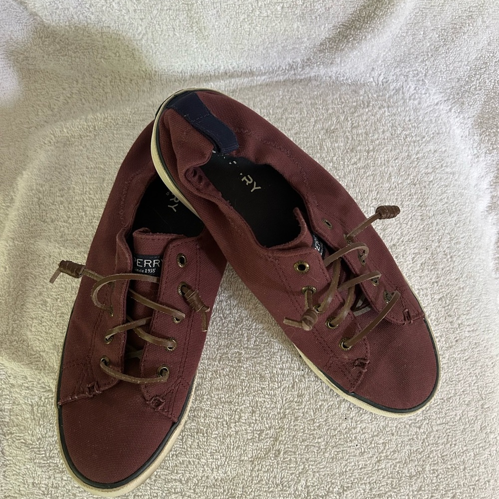 Sperry Brown Flats Sleek Minimalist Design